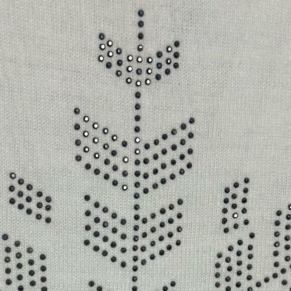 Lightweight Embellished‎ Sweater - Picture 9 of 14